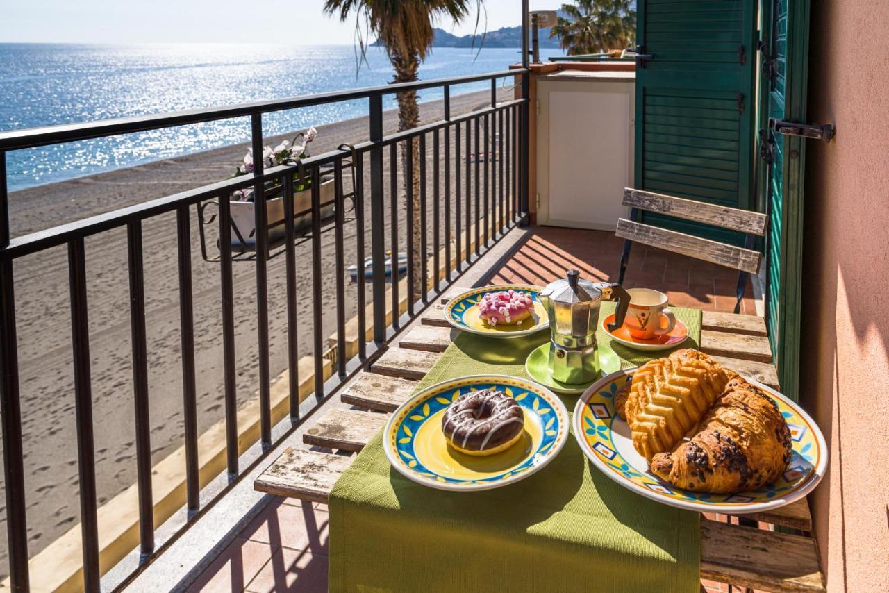 Apartmán Loft Balcone Sul Mare Letojanni Exteriér fotografie